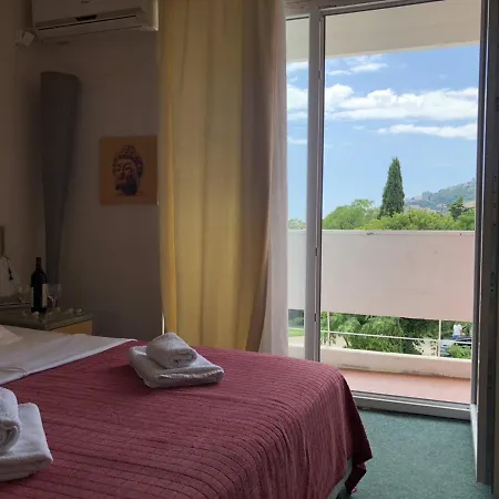 Ξενοδοχείο Bip 3*